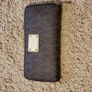 Michaels Kora Wallet